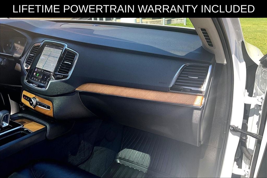 2024 Volvo XC90 B5 Plus