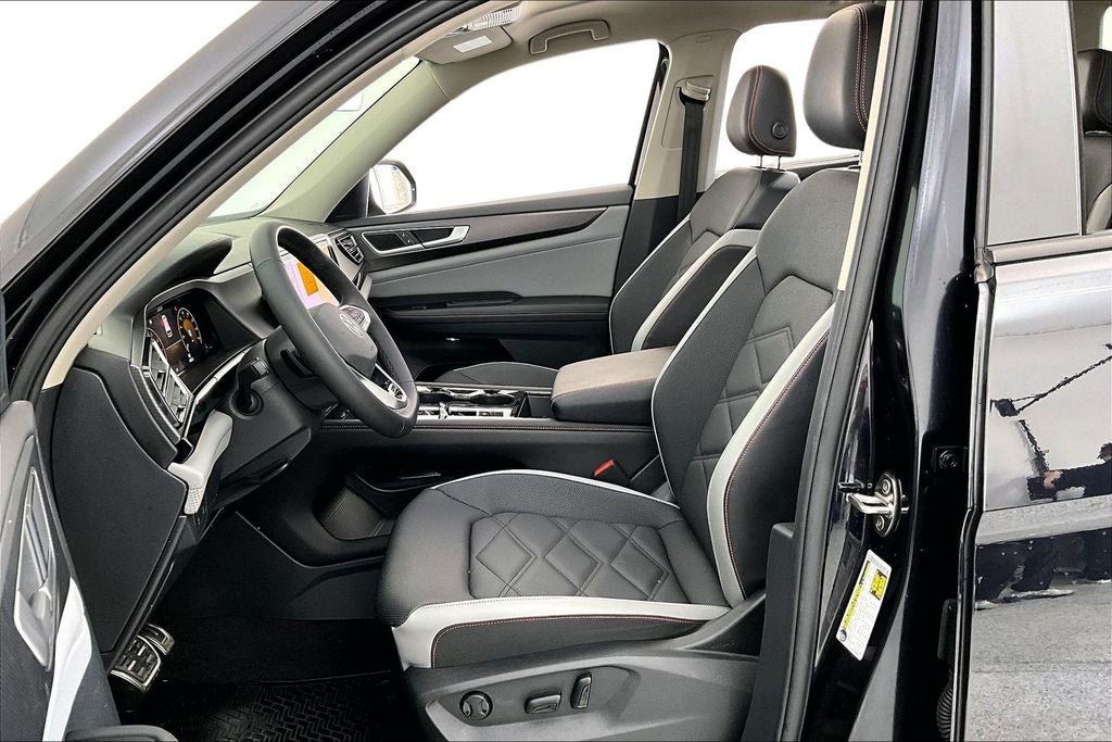 2024 Volkswagen Atlas 2.0T Peak Edition SE w/Technology