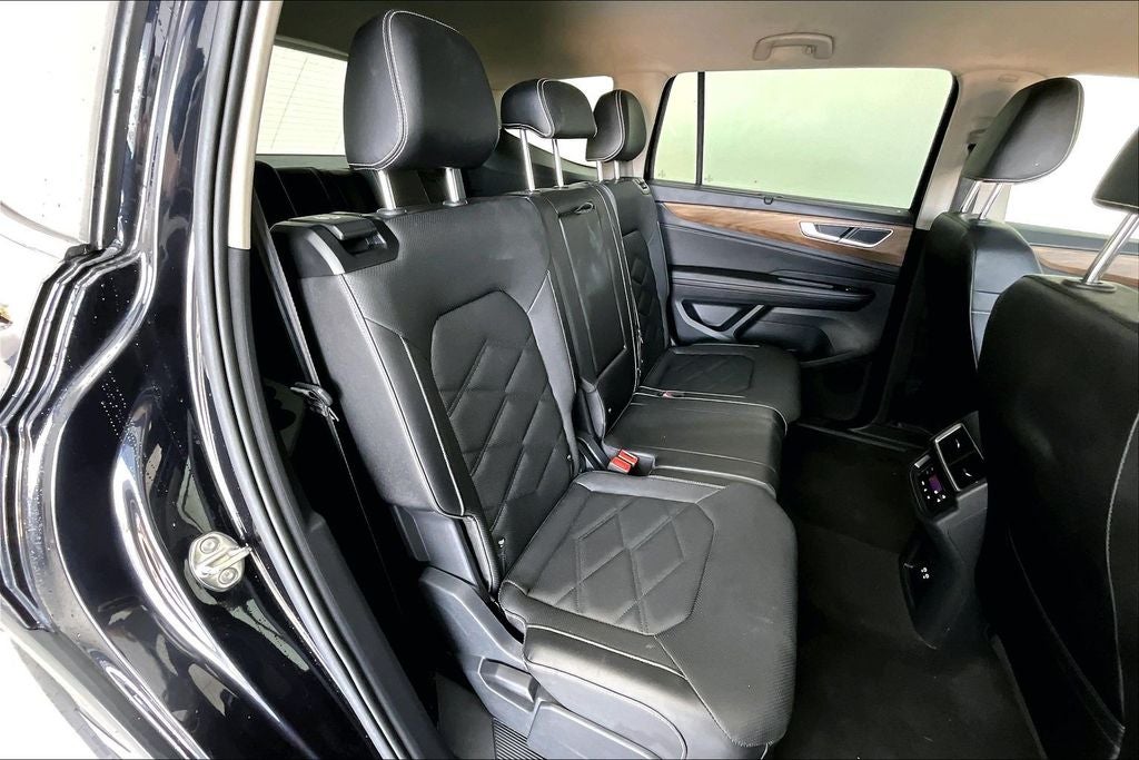 2025 Volkswagen Atlas 2.0T SE w/Technology