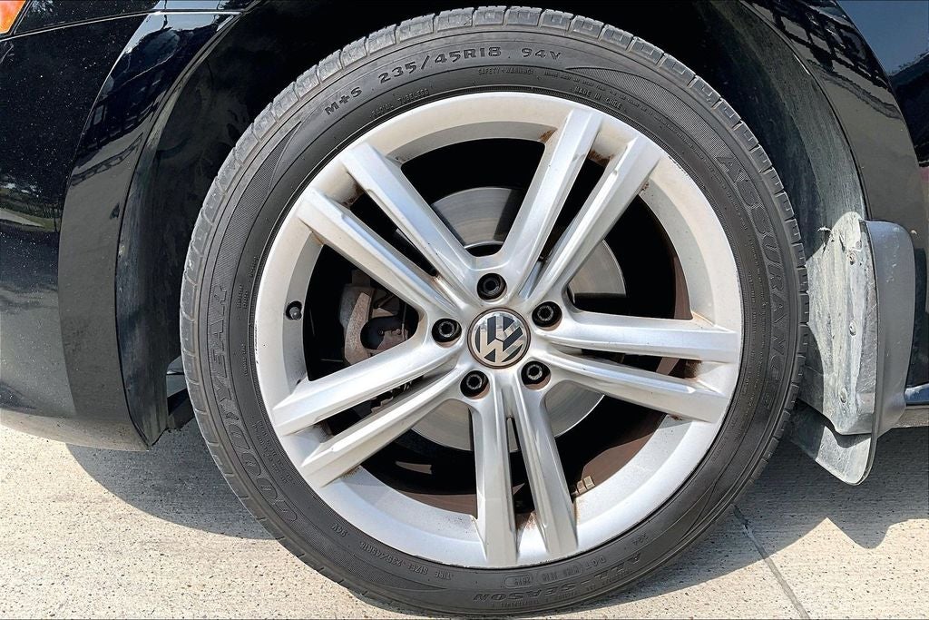 2015 Volkswagen Passat 1.8T SE w/Sunroof/Nav