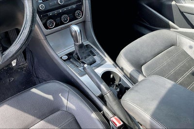 2015 Volkswagen Passat 1.8T SE w/Sunroof/Nav