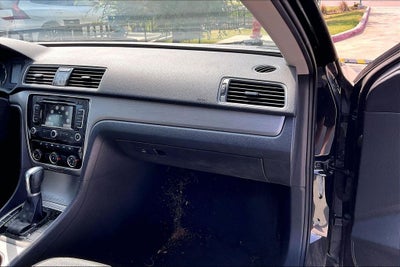 2015 Volkswagen Passat 1.8T SE w/Sunroof/Nav