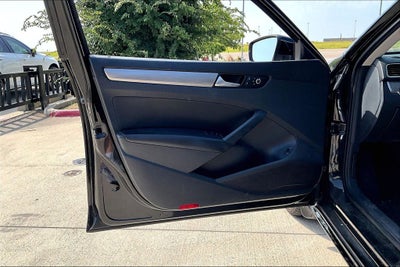 2015 Volkswagen Passat 1.8T SE w/Sunroof/Nav