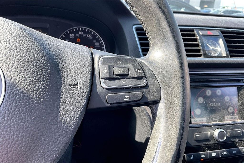 2015 Volkswagen Passat 1.8T SE w/Sunroof/Nav