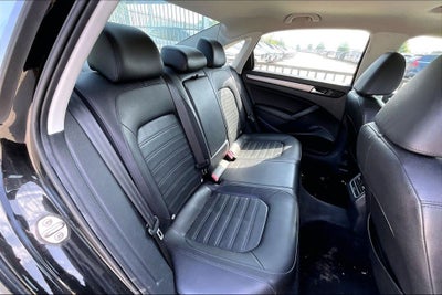 2015 Volkswagen Passat 1.8T SE w/Sunroof/Nav