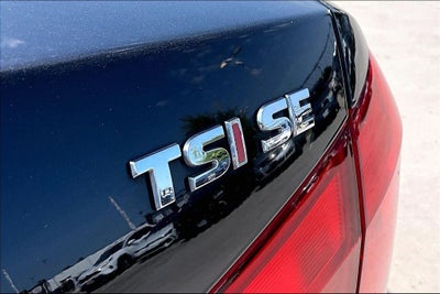 2015 Volkswagen Passat 1.8T SE w/Sunroof/Nav