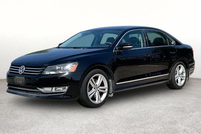 2015 Volkswagen Passat 1.8T SE w/Sunroof/Nav