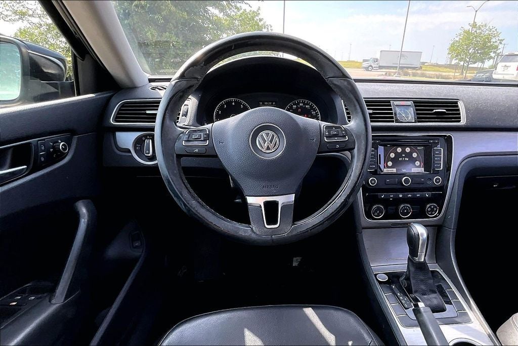 2015 Volkswagen Passat 1.8T SE w/Sunroof/Nav
