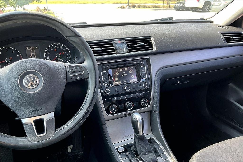2015 Volkswagen Passat 1.8T SE w/Sunroof/Nav
