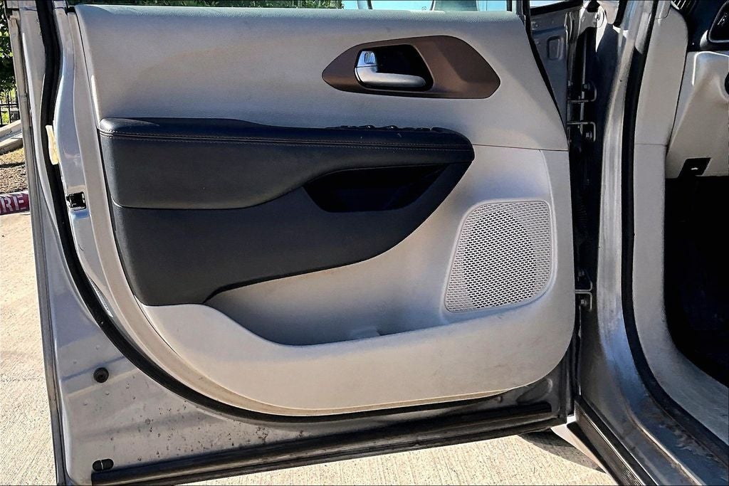 2017 Chrysler Pacifica Touring L