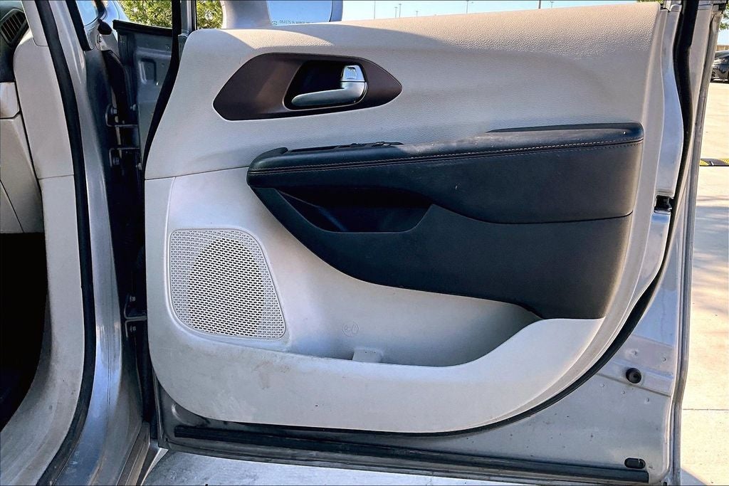 2017 Chrysler Pacifica Touring L