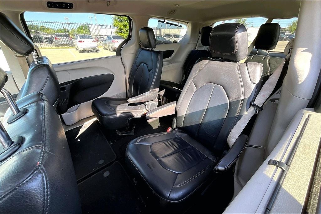 2017 Chrysler Pacifica Touring L