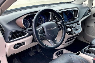 2017 Chrysler Pacifica Touring L Plus