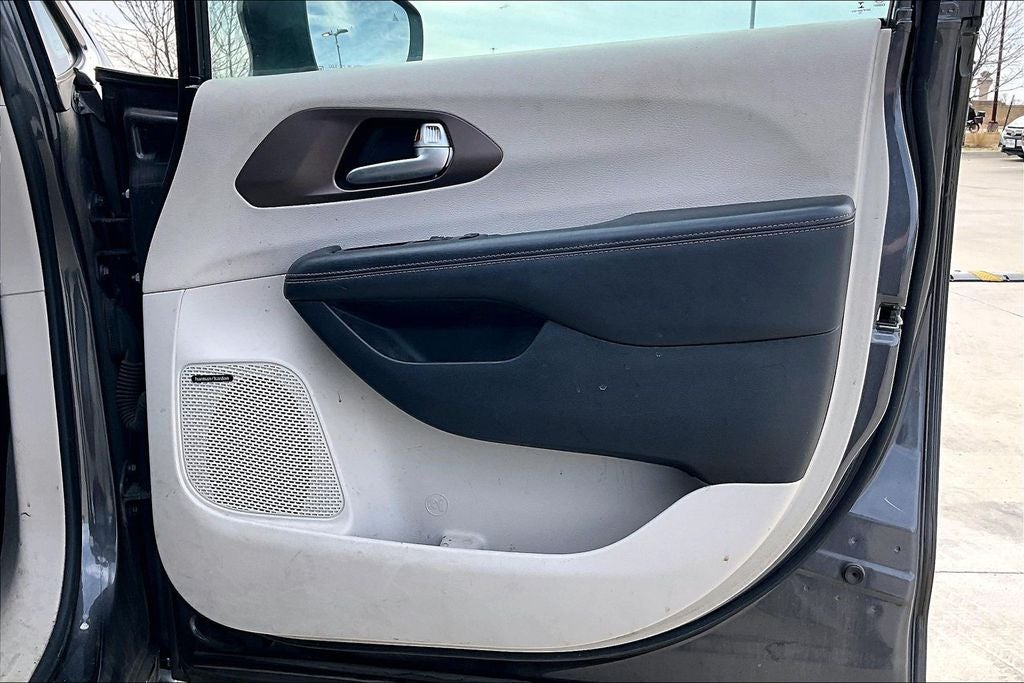 2017 Chrysler Pacifica Touring L Plus