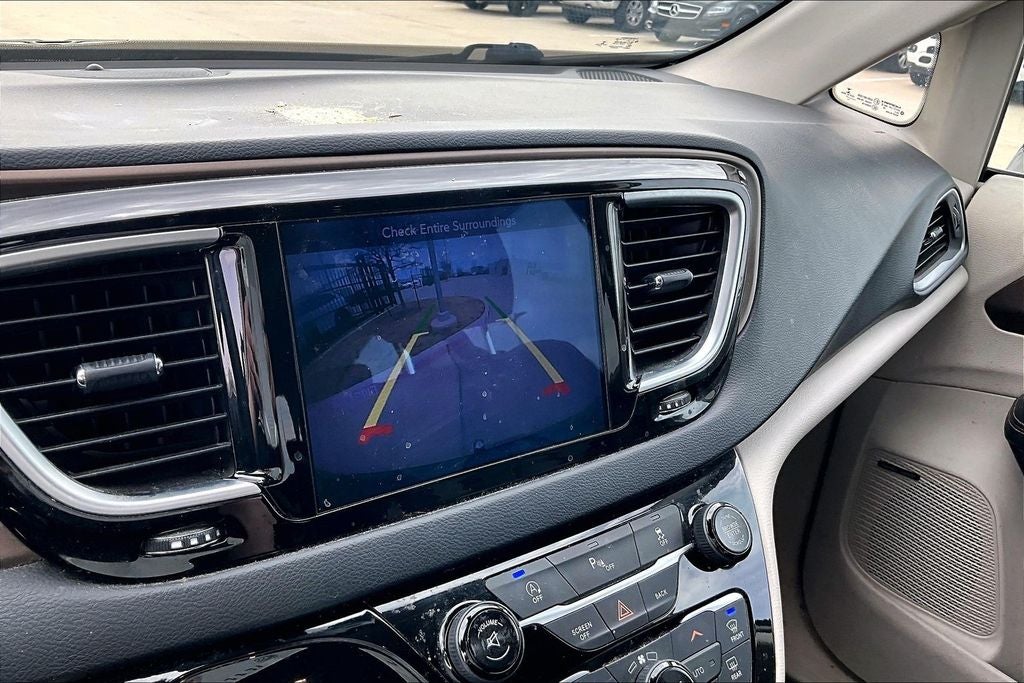 2017 Chrysler Pacifica Touring L Plus