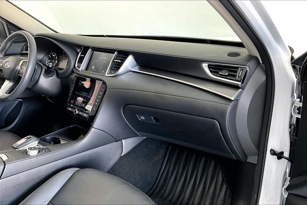 2023 INFINITI QX50 LUXE