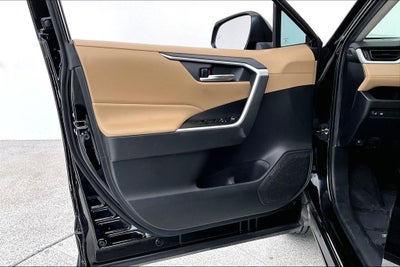 2020 Toyota RAV4 Hybrid XLE