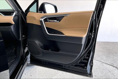 2020 Toyota RAV4 Hybrid XLE