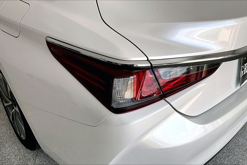 2025 Lexus ES 350