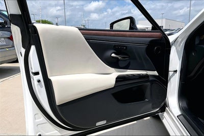 2025 Lexus ES 300h