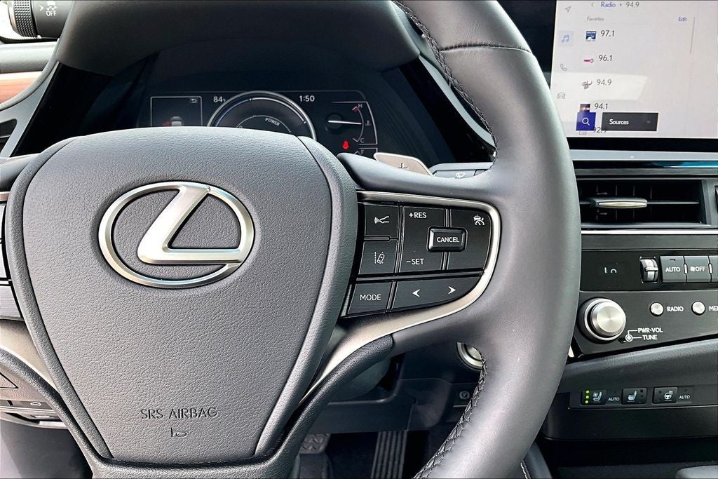 2025 Lexus ES 300h