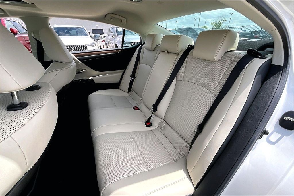 2025 Lexus ES 300h
