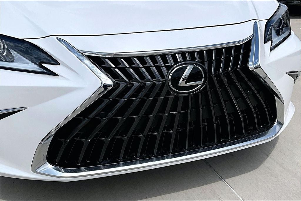 2025 Lexus ES 300h