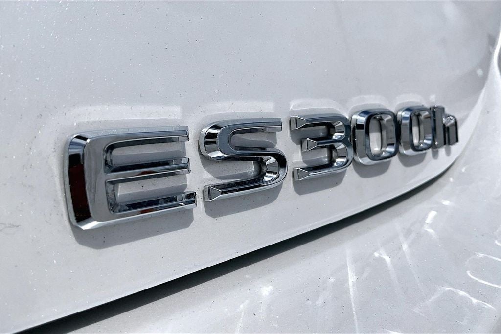 2025 Lexus ES 300h