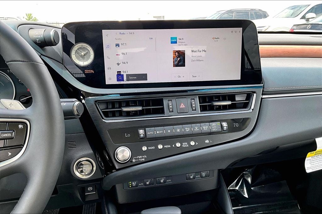 2025 Lexus ES 300h