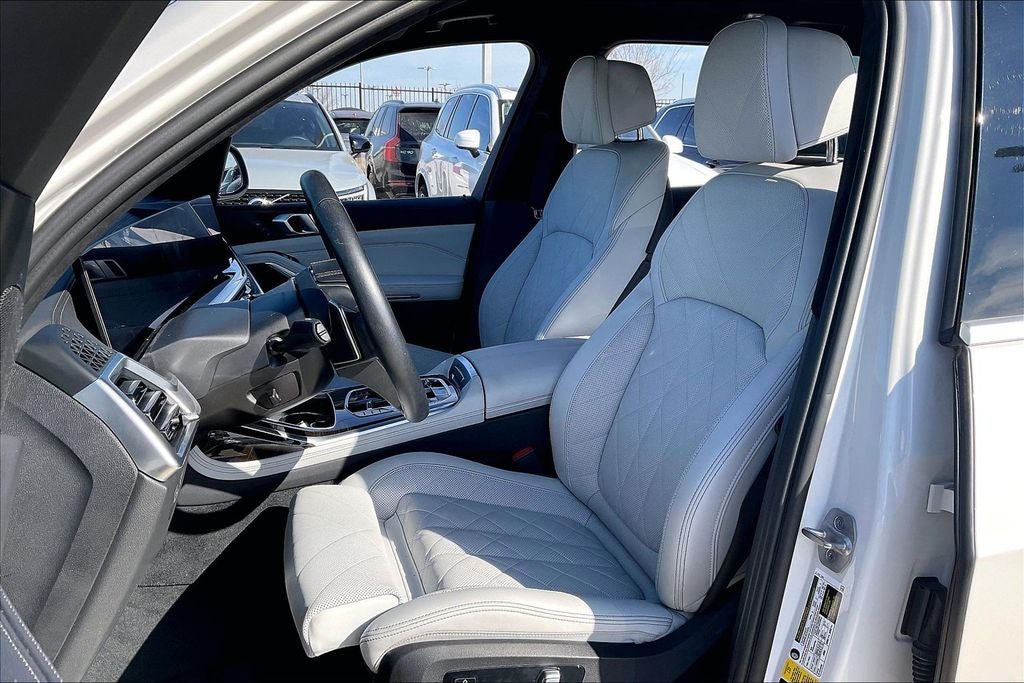 2023 BMW X7 xDrive40i