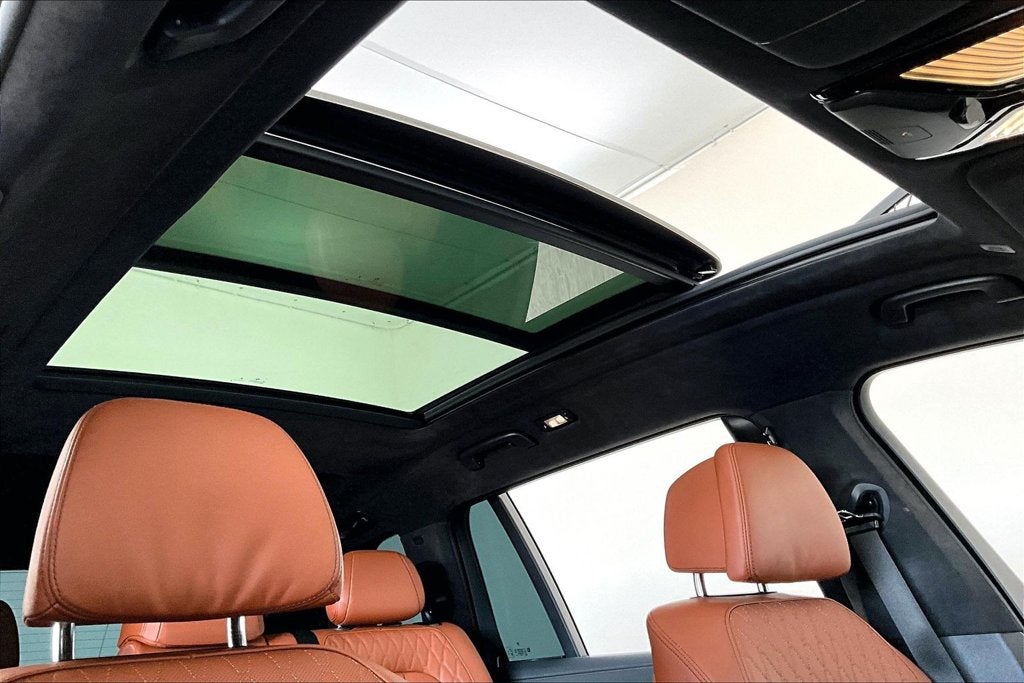 2024 BMW X7 M60i