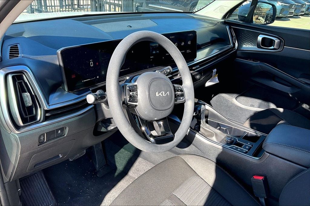 2025 Kia Sorento LX
