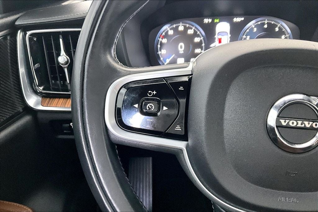 2022 Volvo S60 B5 Inscription