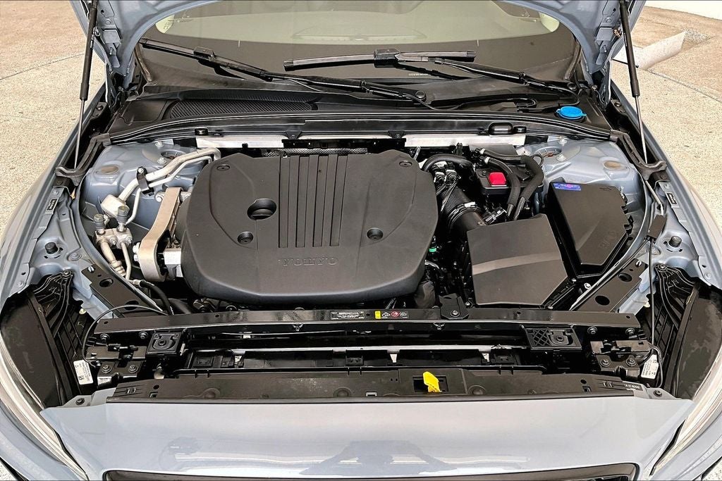 2024 Volvo S60 B5 Plus Dark Theme