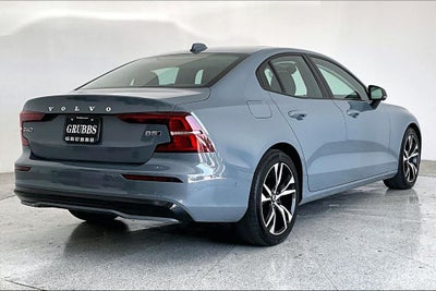 2024 Volvo S60 B5 Plus Dark Theme