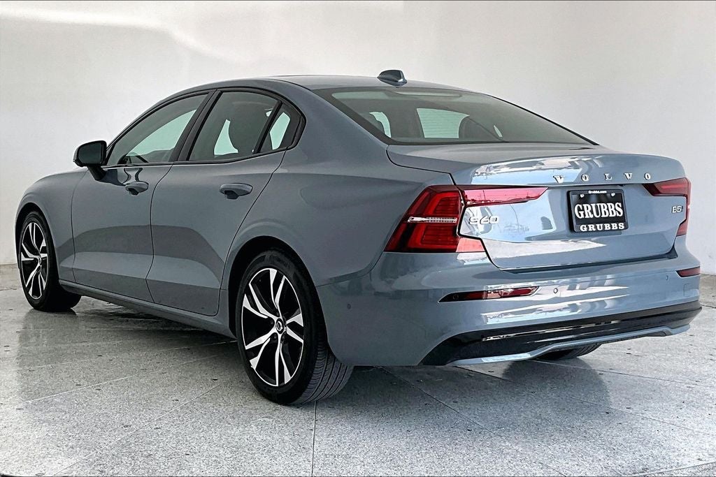 2024 Volvo S60 B5 Plus Dark Theme