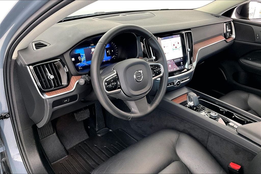 2024 Volvo S60 B5 Plus Dark Theme