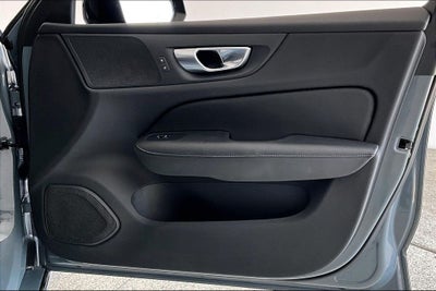 2024 Volvo S60 B5 Plus Dark Theme