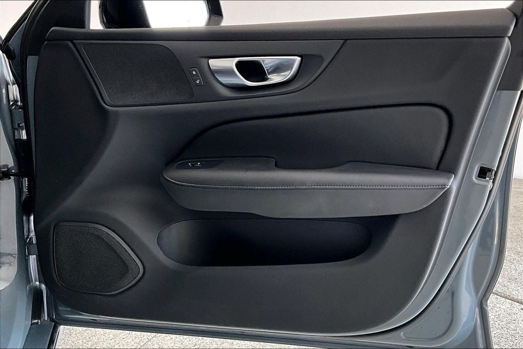 2024 Volvo S60 B5 Plus Dark Theme
