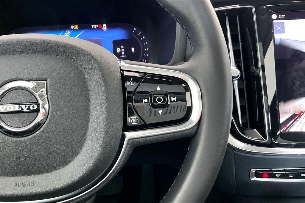 2024 Volvo S60 B5 Plus Dark Theme
