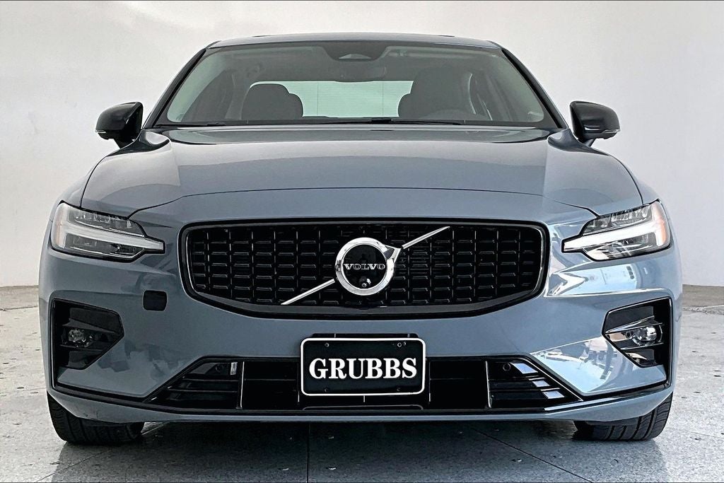 2024 Volvo S60 B5 Plus Dark Theme