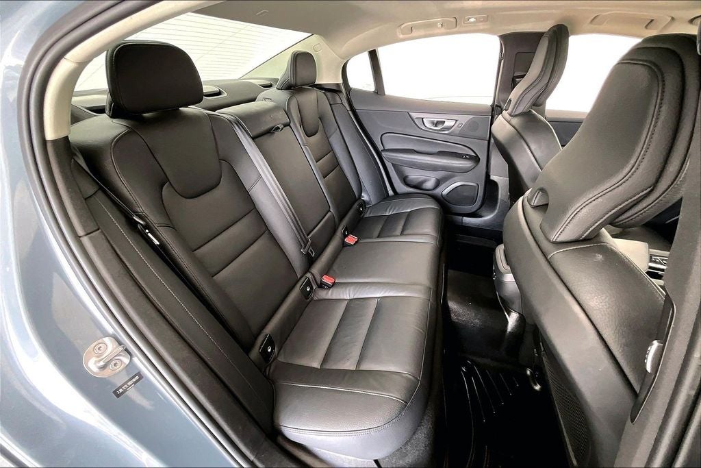 2024 Volvo S60 B5 Plus Dark Theme