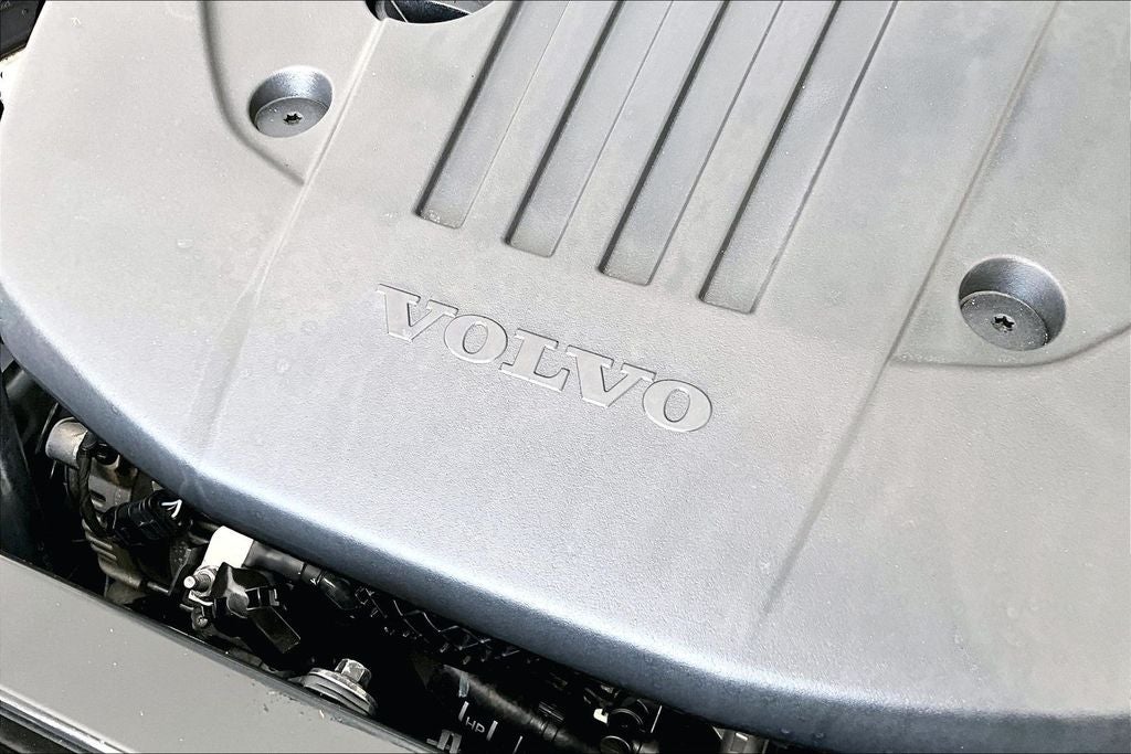 2024 Volvo S60 B5 Plus Dark Theme