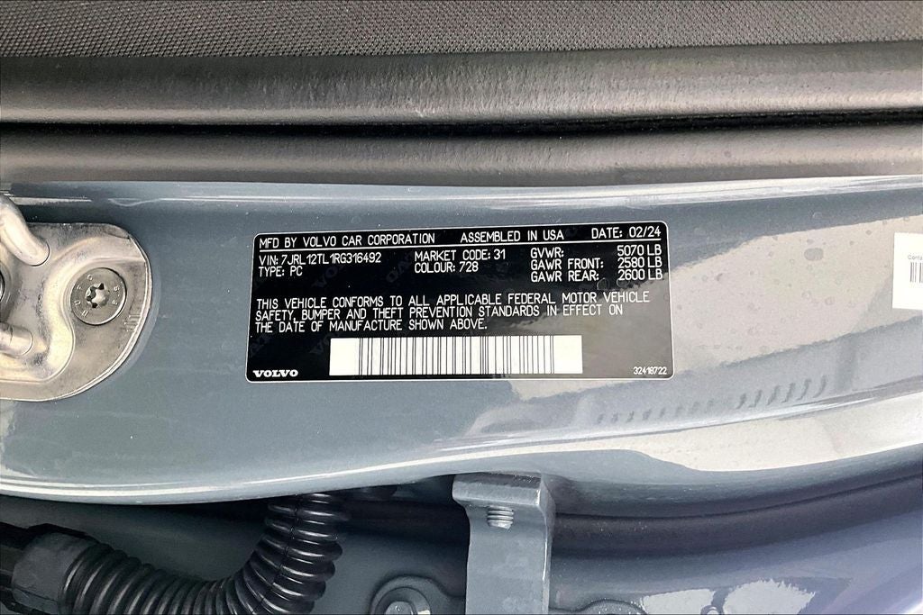 2024 Volvo S60 B5 Plus Dark Theme