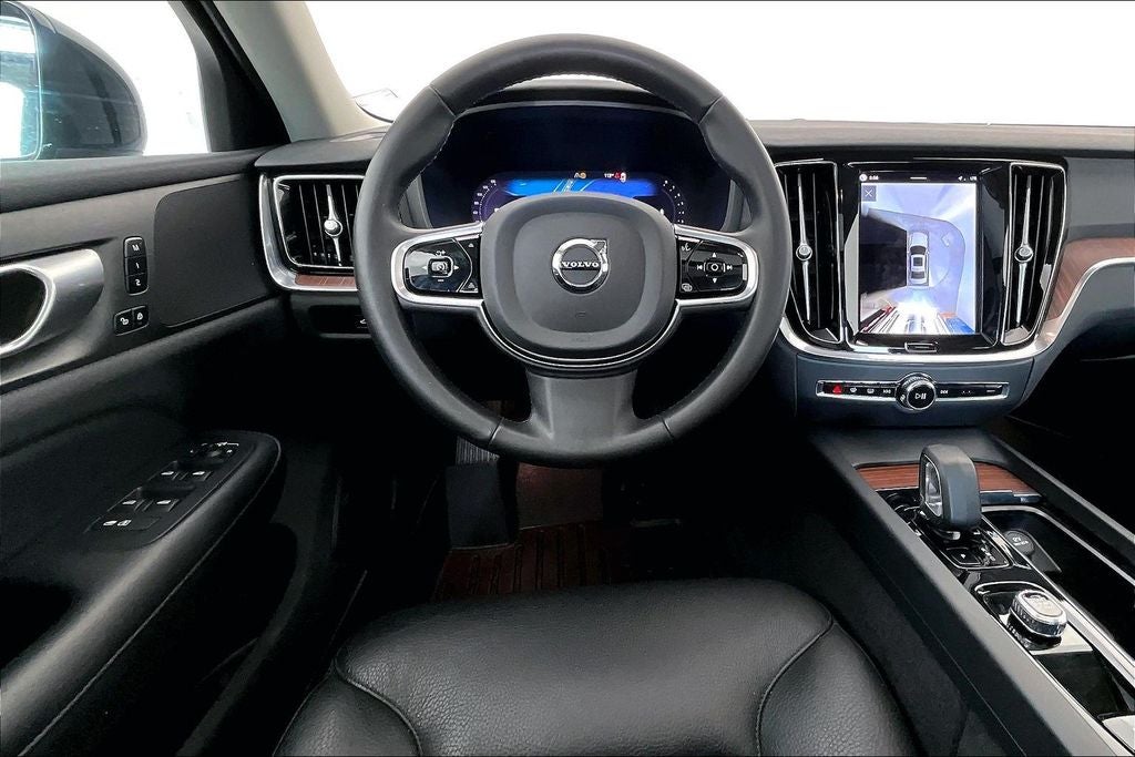 2024 Volvo S60 B5 Plus Dark Theme