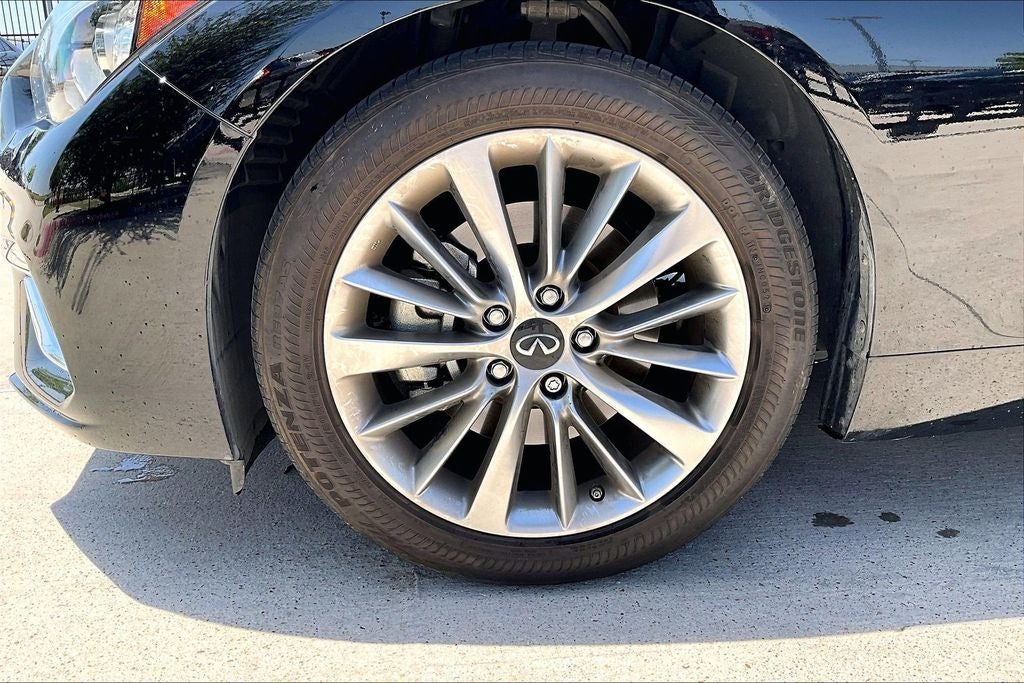 2023 INFINITI Q50 LUXE