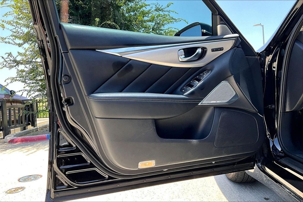 2023 INFINITI Q50 LUXE