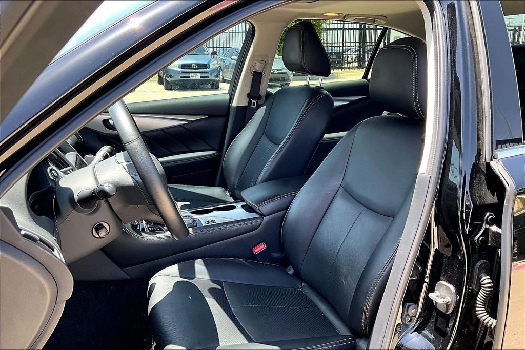 2023 INFINITI Q50 LUXE