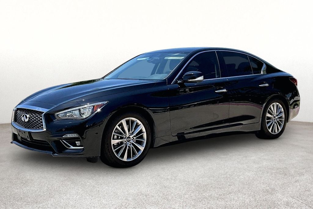 2023 INFINITI Q50 LUXE