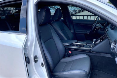 2024 Lexus IS 300
